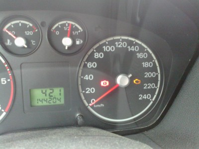 06052012013.jpg (34.96 KiB) Zobrazeno 1299 x To je ta kontrolka ... Km su stocene :)