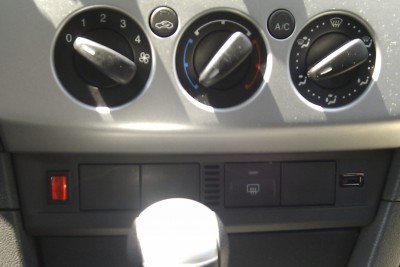 IMAG0287_.jpg (174.18 KiB) Zobrazeno 2059 x Konektor USB