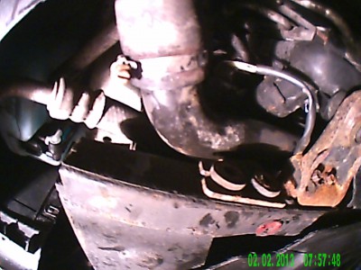 PICT0163.JPG (46.89 KiB) Zobrazeno 4670 x pohled zespodu pod kryt na trubku, čidlo není vidět ale kabeláž ano