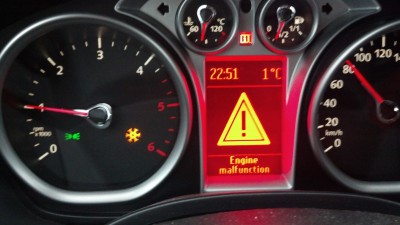 2013-03-18_17-09-23_822.jpg (33.42 KiB) Zobrazeno 2488 x foto přístrojovky s chybou