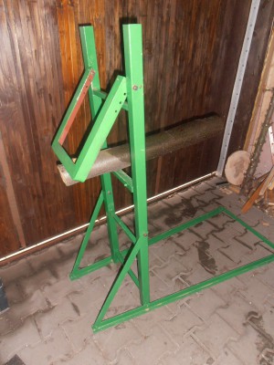 CCCCC 002.JPG (50.78 KiB) Zobrazeno 5474 x Stojan na řezání dřeva motorovou pilou by miki21