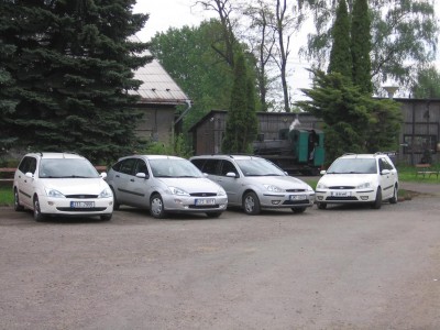 Dva bělásci v roli bodyguardů dvou stříbrňáků :-))