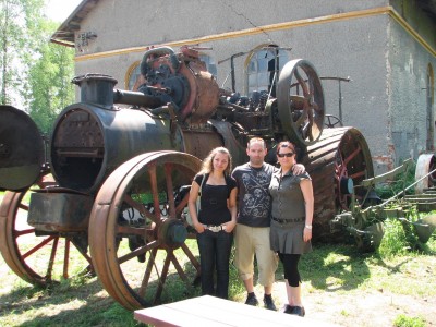 Latis s ženskýma....