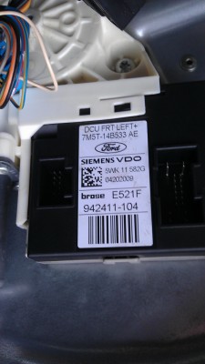 Ford Focus 2 - Jednotka leve dvere 7M5T-14B533 AE