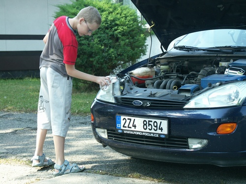 Myslim, ze Bruno ma sve ratolesti vycvicene a nemusi je uz ani hlasove ovladat - uz vedi, co maji hlavne umyt.