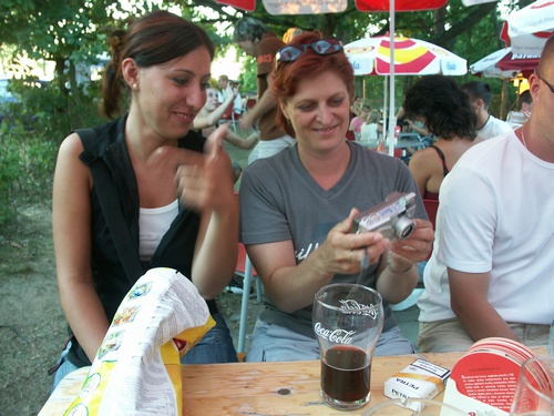 .. se tyto dve damy smaly.