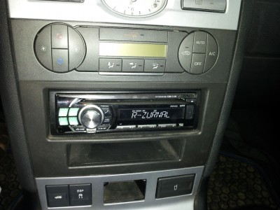 1 DIN rádio v Ford Mondeo 2004