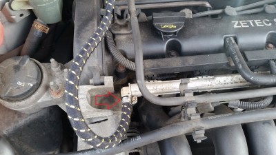 20160328_134020.jpg (44.27 KiB) Zobrazeno 956 x Benzínová hadička připojená na ulomený plast