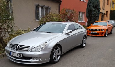 Dve mouchy jednou ranou.