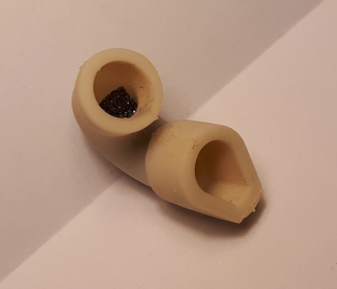 To odvětrávací kolínko s černou prodyšnou pěnovkou vypadá takto: