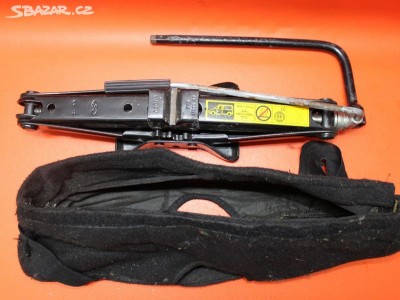 hever-tranzit.jpeg (72.05 KiB) Zobrazeno 8199 x Hever Tranzit Connect 1200kg drážka U