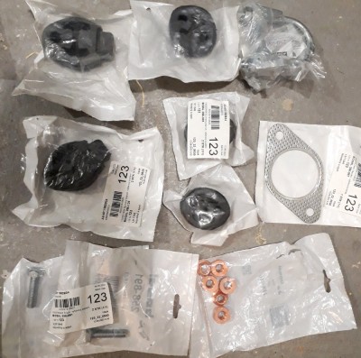 Focus-II-benzin_montazni-material.jpg (213.36 KiB) Zobrazeno 4391 x montážní materiál na celou sestavu výfuku