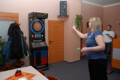 Cajdova ukazuje jakou rybku chytila.jpg