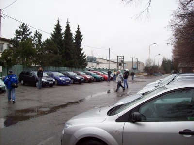 zaplněné parkoviště