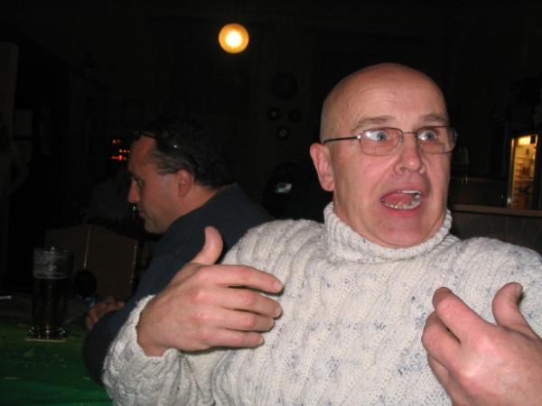 Ada vzpomíná na Ford Anglia a bednu náhradních dílů.