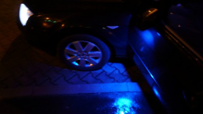 P1110717.jpg (17.74 KiB) Zobrazeno 1946 x Uřvanej, ledky v zrcátku....jako ďas, velebnosti, jako ďas...