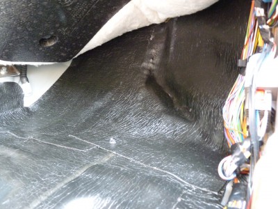 P1000945(1).JPG (61.34 KiB) Zobrazeno 1520 x místo pod gumou