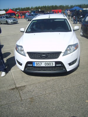 S8305280.JPG