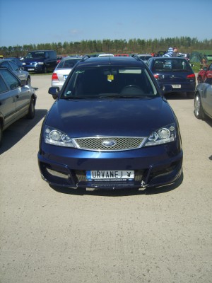 S8305216.JPG