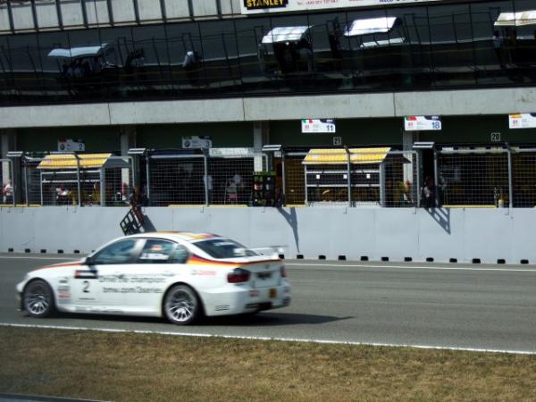 bmw3 na cielovej rovinke...