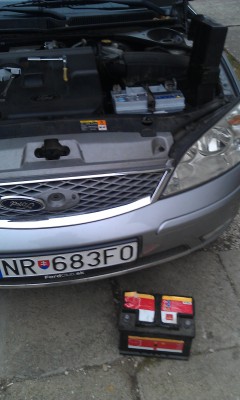Mondeo už s novým akku..